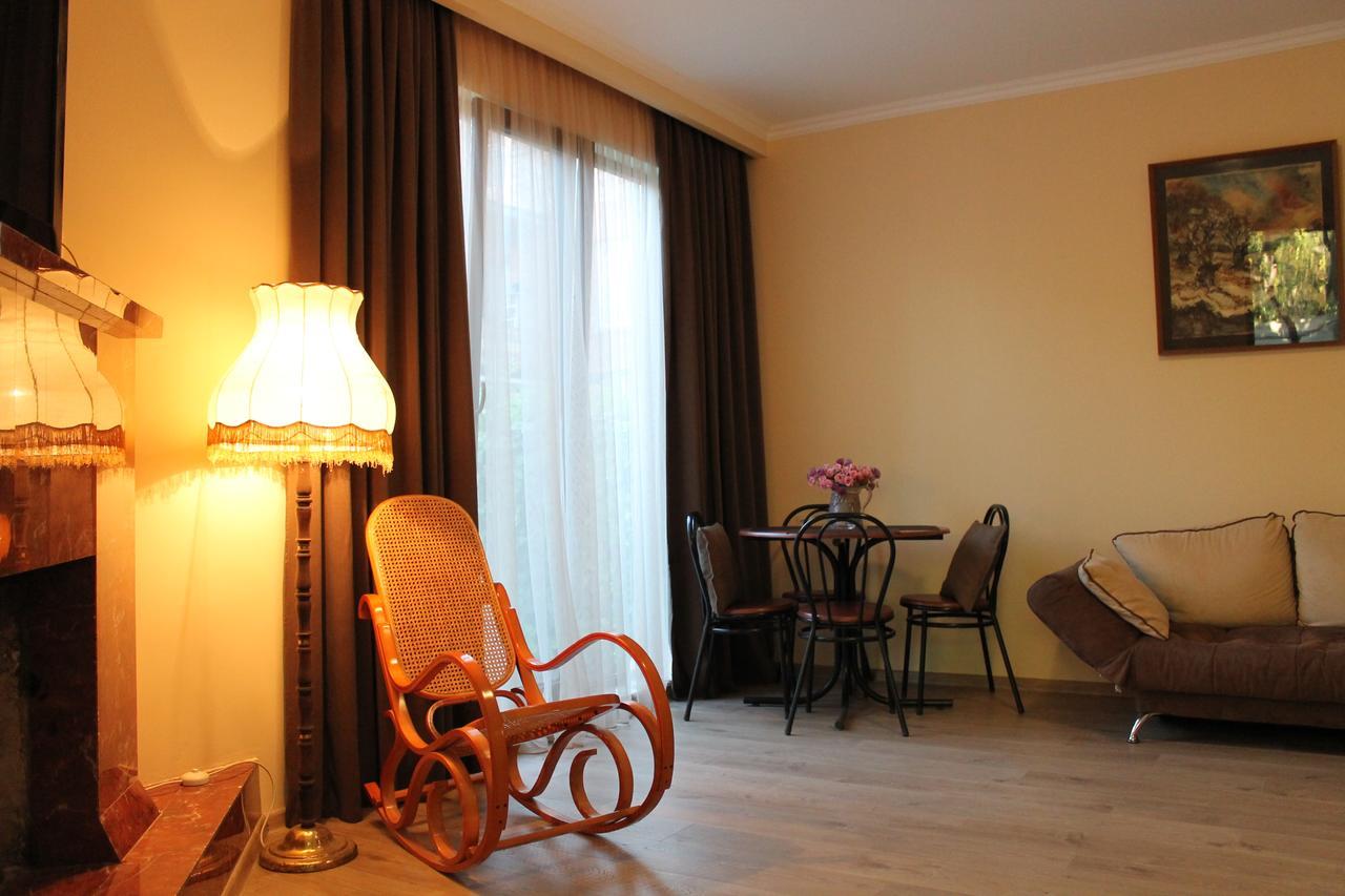 House 41 Bed & Breakfast Тбилиси Екстериор снимка