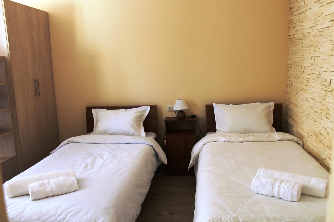 House 41 Bed & Breakfast Тбилиси Екстериор снимка