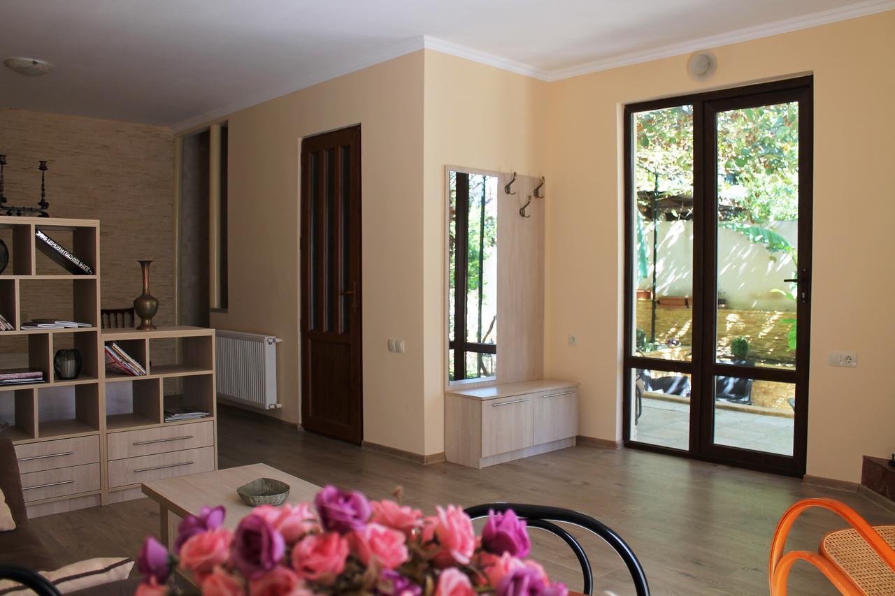 House 41 Bed & Breakfast Тбилиси Екстериор снимка
